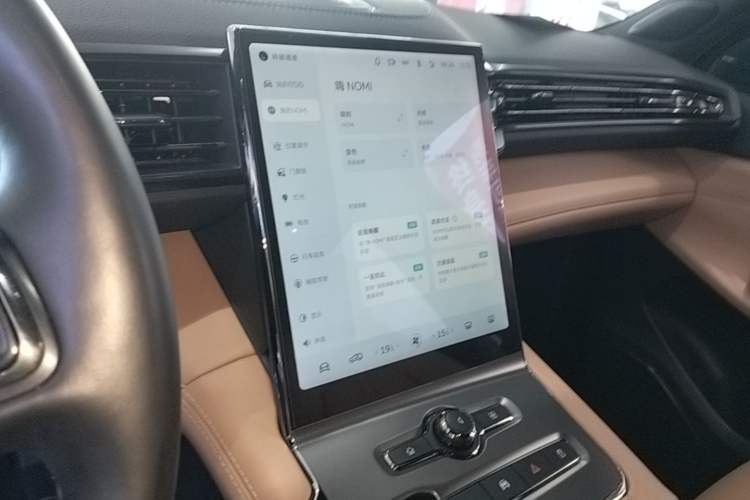 Used Nio ES6 2022 75 kWh Sport Edition Audio And AC Panel