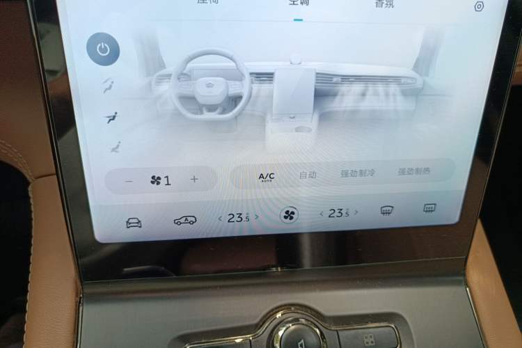 Used Nio ES6 2022 75 kWh Sport Edition Audio And AC Panel