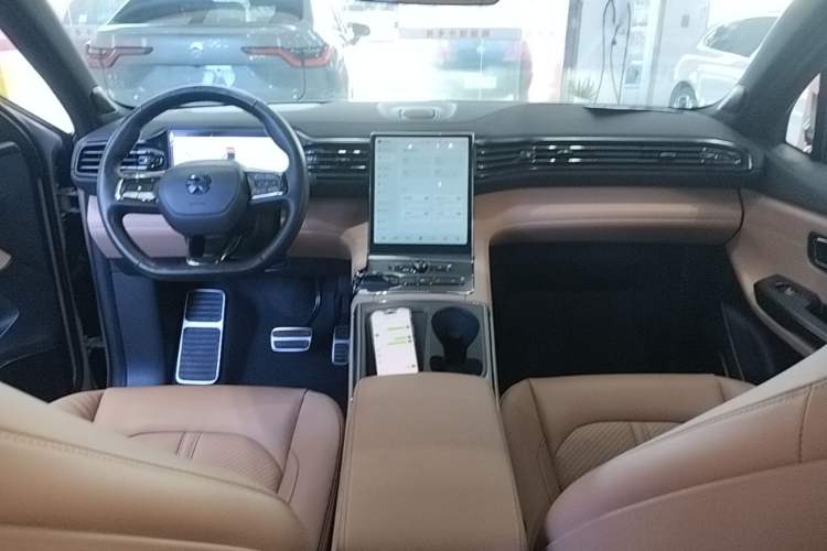 Used Nio ES6 2022 75 kWh Sport Edition Center Console