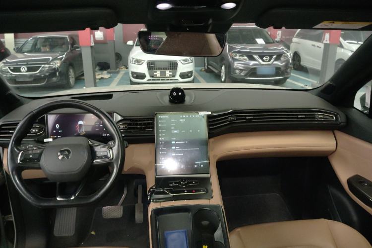 Used Nio ES6 2022 100kWh Signature Edition Center Console