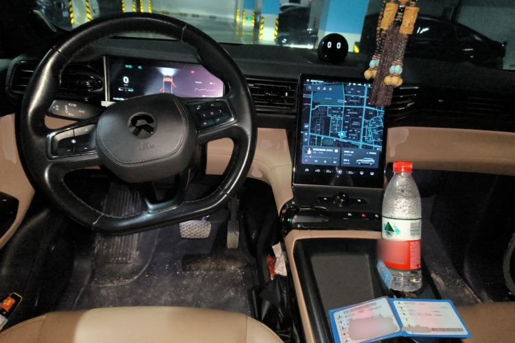 Used Nio ES6 2022 75 kWh Sport Edition Center Console