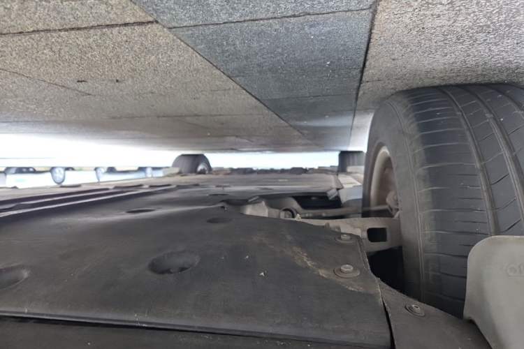 Used Nio ES6 2022 75 kWh Sport Edition Chassis Rear Left