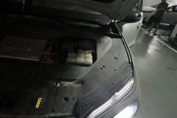 Used Nio ES6 2022 75 kWh Sport Edition Engine Bay Left