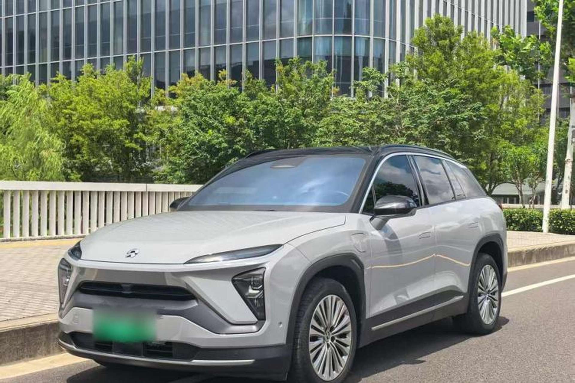 Used Nio ES6 2022 75 kWh Sport Edition Front Left 45 Deg