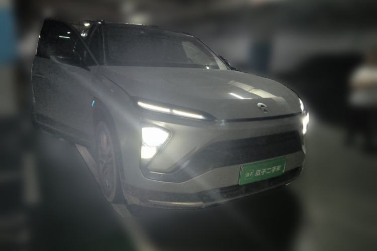 Used Nio ES6 2022 75 kWh Sport Edition Front Right 45 Deg