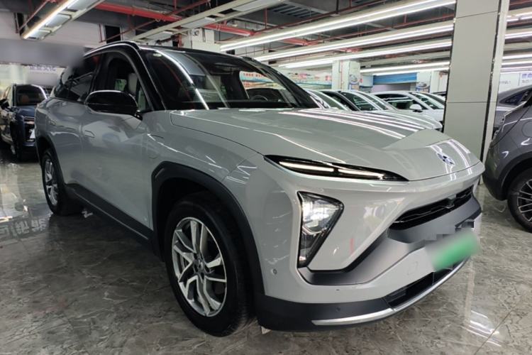 Used Nio ES6 2022 75 kWh Sport Edition Front Right 45 Deg