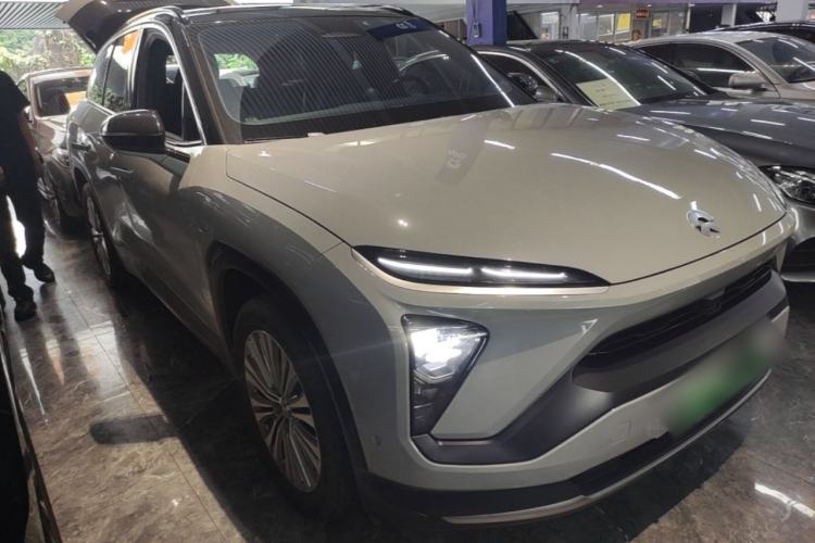 Used Nio ES6 2022 100kWh Performance Version Front Right 45 Deg
