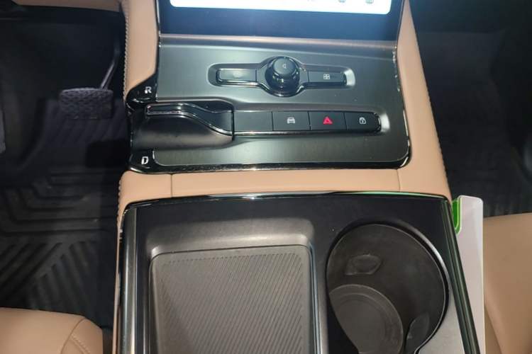 Used Nio ES6 2022 75 kWh Sport Edition Gear Lever