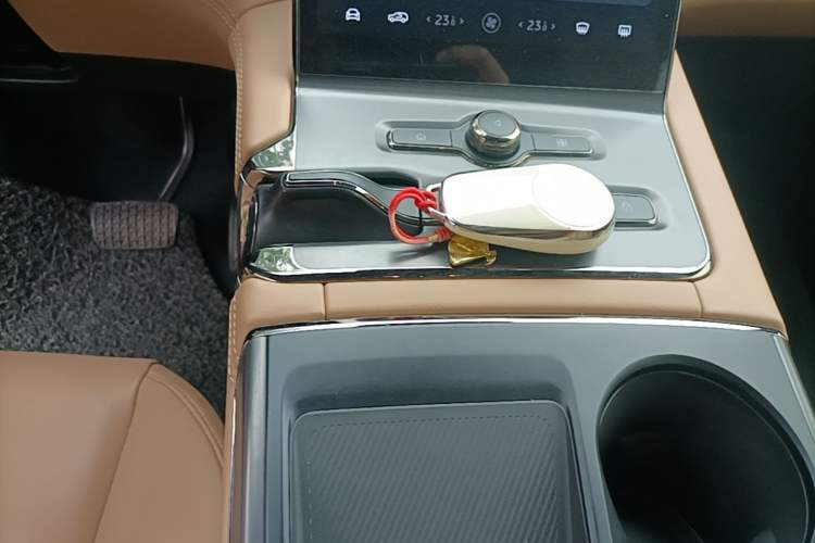 Used Nio ES6 2022 75 kWh Sport Edition Gear Lever