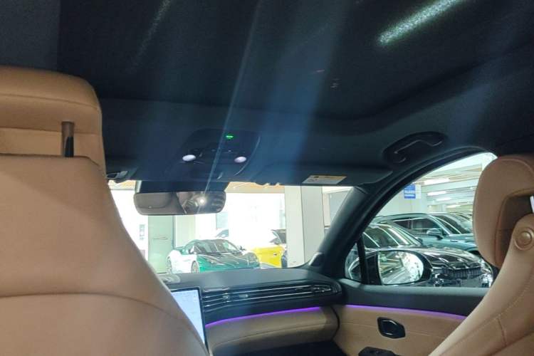 Used Nio ES6 2022 75 kWh Sport Edition Headliner