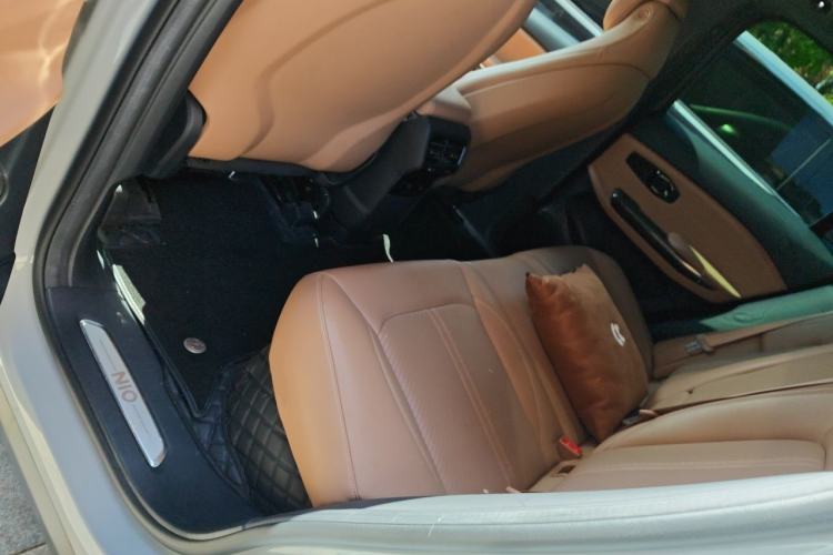Used Nio ES6 2022 75 kWh Sport Edition Interior 4