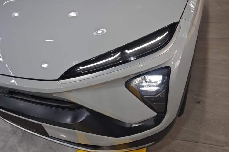 Used Nio ES6 2022 75 kWh Performance Version Left Front Headlight