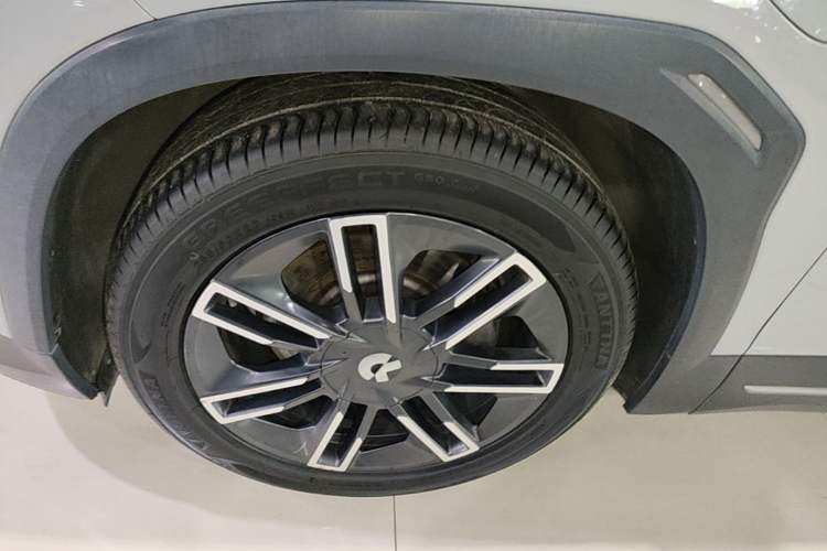 Used Nio ES6 2022 75 kWh Sport Edition Left Front Wheel Hub