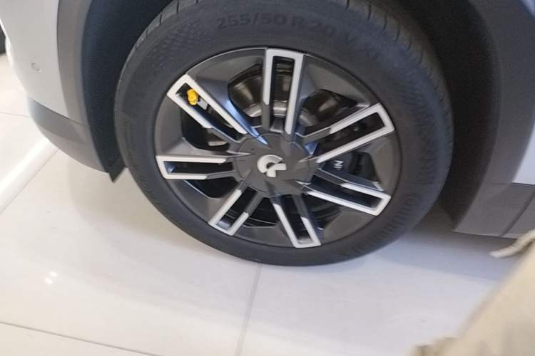Used Nio ES6 2022 75 kWh Sport Edition Left Front Wheel Hub