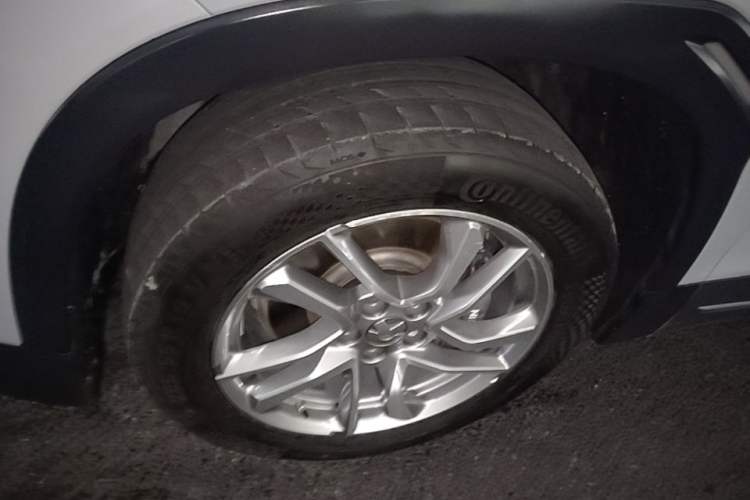 Used Nio ES6 2022 75 kWh Sport Edition Left Front Wheel Hub