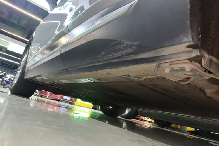 Used Nio ES6 2022 75 kWh Sport Edition Left Side Sill