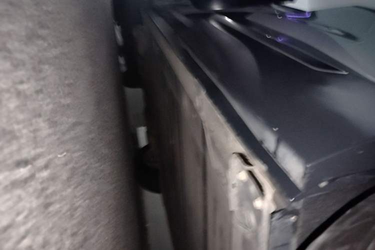 Used Nio ES6 2022 75 kWh Sport Edition Left Side Sill