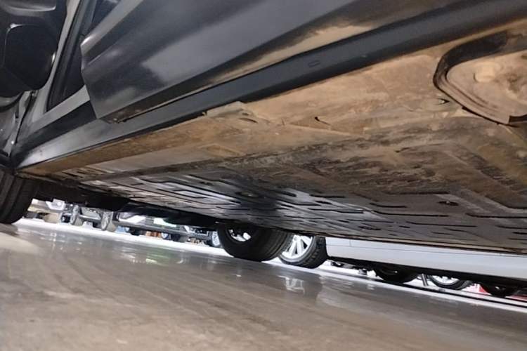 Used Nio ES6 2022 75 kWh Sport Edition Left Side Sill