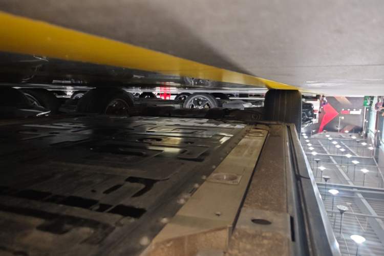 Used Nio ES6 2022 75 kWh Performance Version Left Side Sill