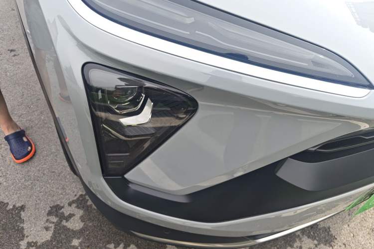 Used Nio ES6 2022 100kWh Performance Version Right Front Headlight