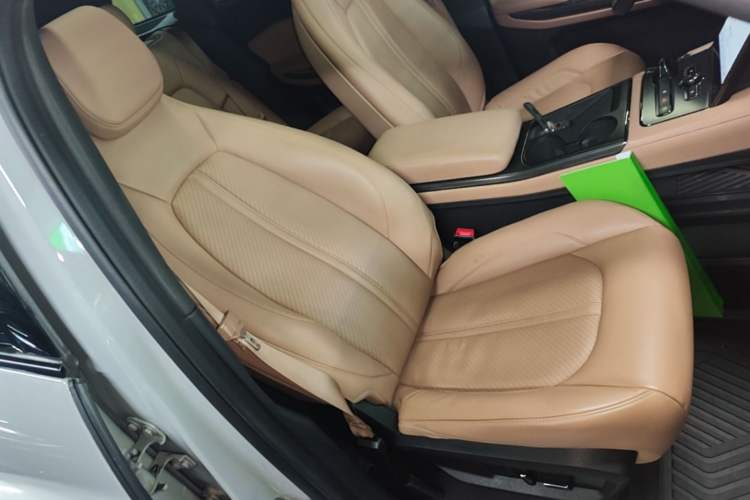 Used Nio ES6 2022 75 kWh Sport Edition Right Front Seat