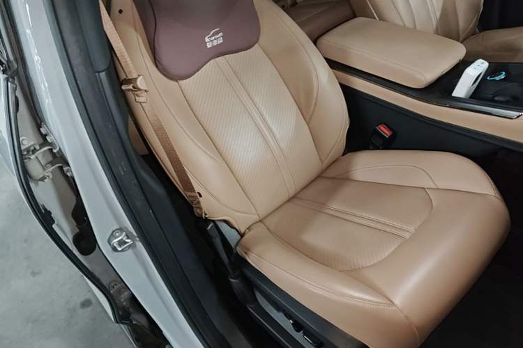 Used Nio ES6 2022 75 kWh Performance Version Right Front Seat