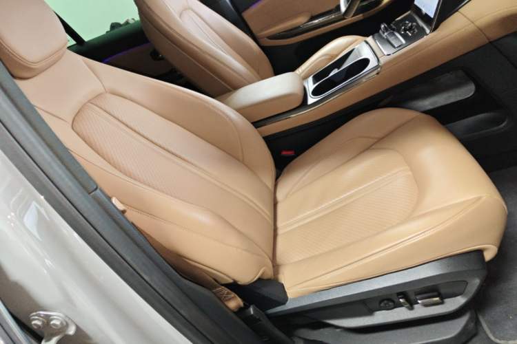 Used Nio ES6 2022 75 kWh Performance Version Right Front Seat