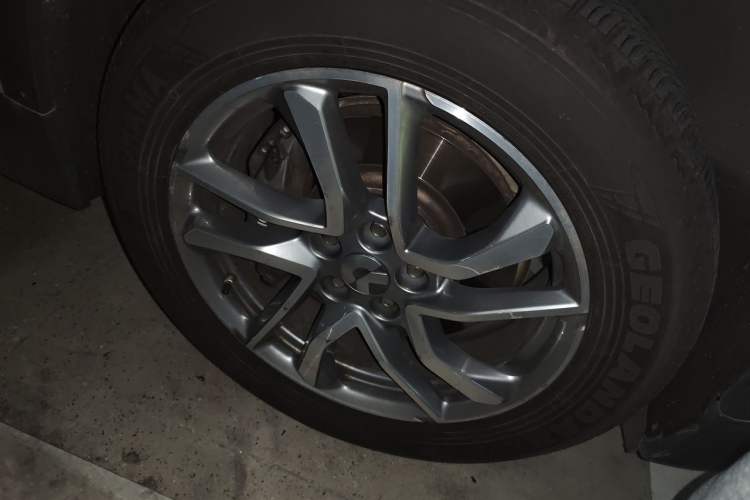 Used Nio ES6 2022 75 kWh Performance Version Right Front Wheel Hub