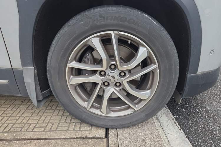 Used Nio ES6 2022 75 kWh Sport Edition Right Front Wheel Hub