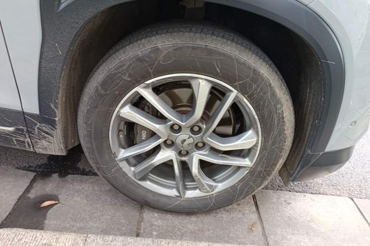 Used Nio ES6 2022 75 kWh Sport Edition Right Front Wheel Hub