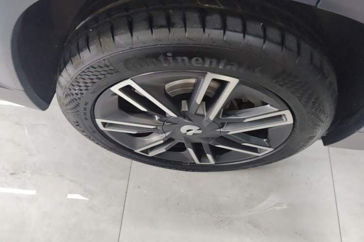 Used Nio ES6 2022 75 kWh Sport Edition Right Rear Wheel Hub