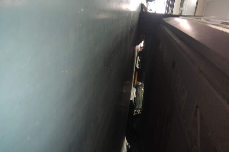 Used Nio ES6 2022 100kWh Signature Edition Right Side Sill