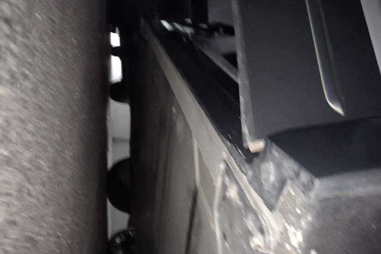 Used Nio ES6 2022 75 kWh Sport Edition Right Side Sill