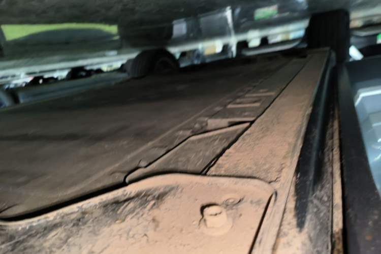 Used Nio ES6 2022 75 kWh Sport Edition Right Side Sill