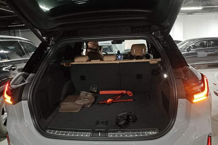 Used Nio ES6 2022 75 kWh Performance Version Trunk