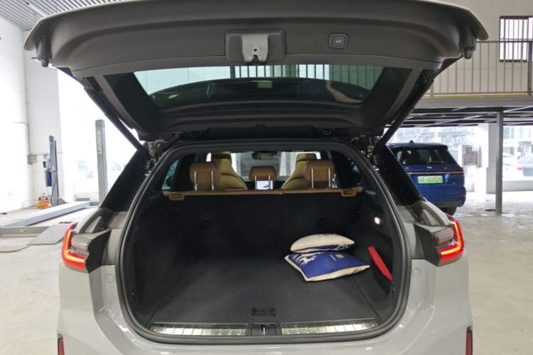 Used Nio ES6 2022 75 kWh Performance Version Trunk