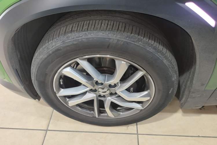 Used Nio ES6 2022 75 kWh Sport Edition Left Front Wheel Hub