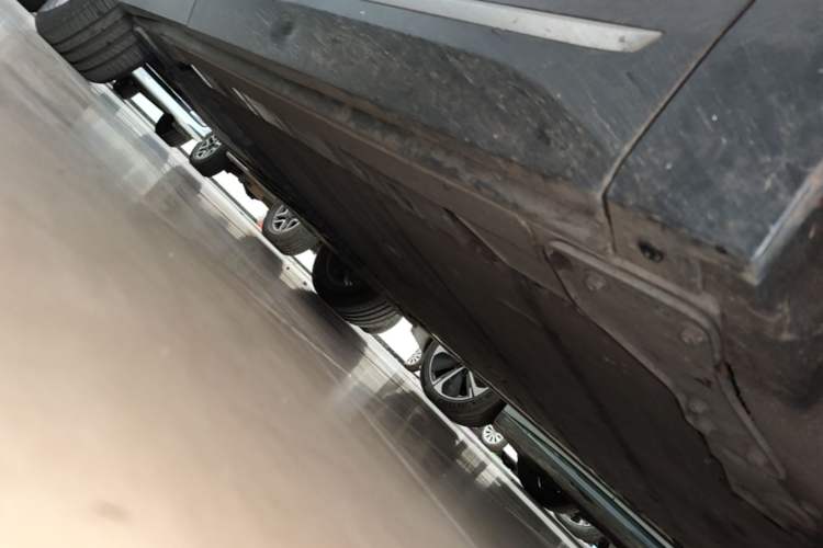 Used Nio ES6 2022 75 kWh Sport Edition Right Side Sill