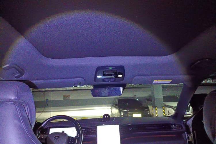 Used Nio ES6 2022 75 kWh Sport Edition Headliner