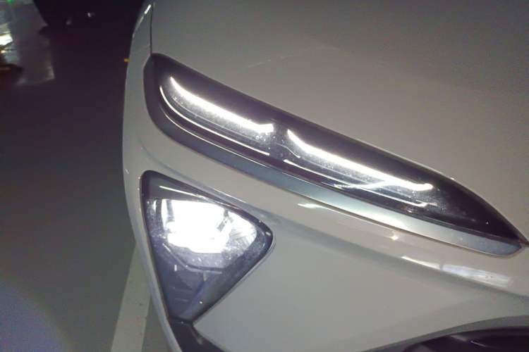 Used Nio ES6 2022 75 kWh Sport Edition Right Front Headlight