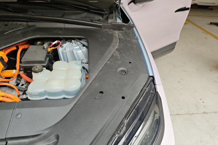 Used Nio ES6 2022 75 kWh Sport Edition Engine Bay Left