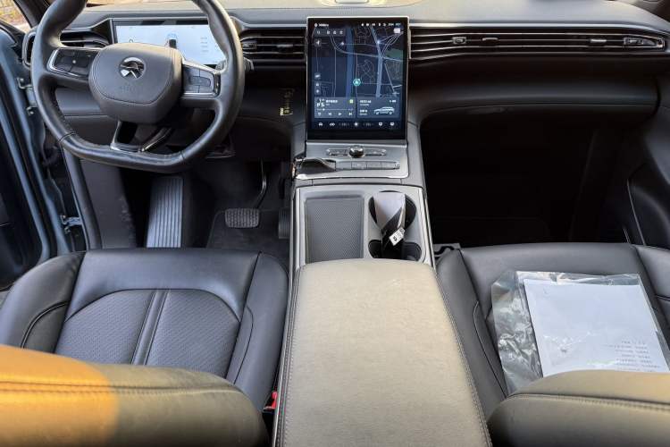 Used Nio ES6 2022 75 kWh Sport Edition Interior 2