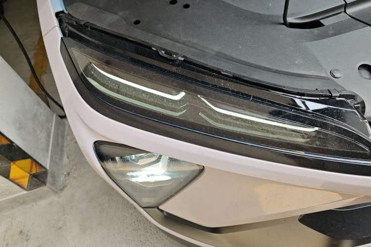 Used Nio ES6 2022 75 kWh Sport Edition Right Front Headlight