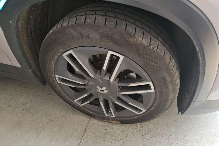 Used Nio ES6 2022 75 kWh Sport Edition Right Front Wheel Hub