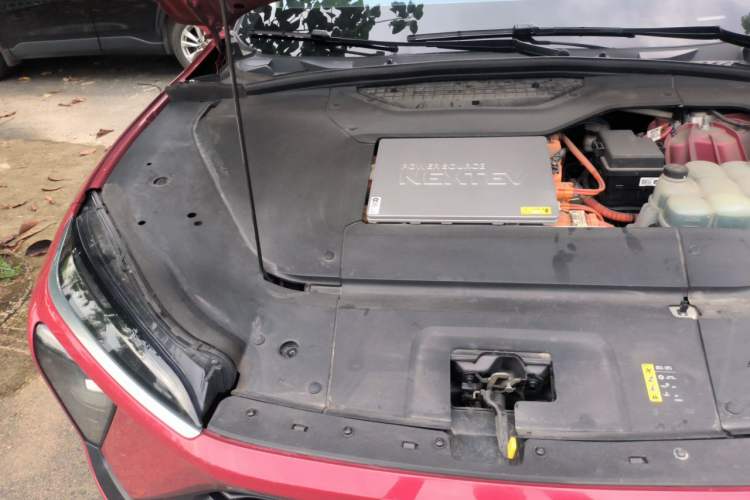 Used Nio ES6 2022 75 kWh Performance Version Engine Bay Right