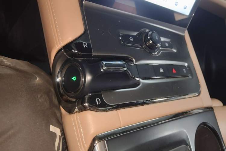 Used Nio ES6 2022 75 kWh Sport Edition Gear Lever