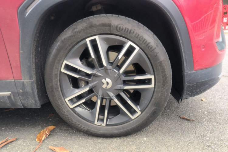 Used Nio ES6 2022 75 kWh Performance Version Right Front Wheel Hub