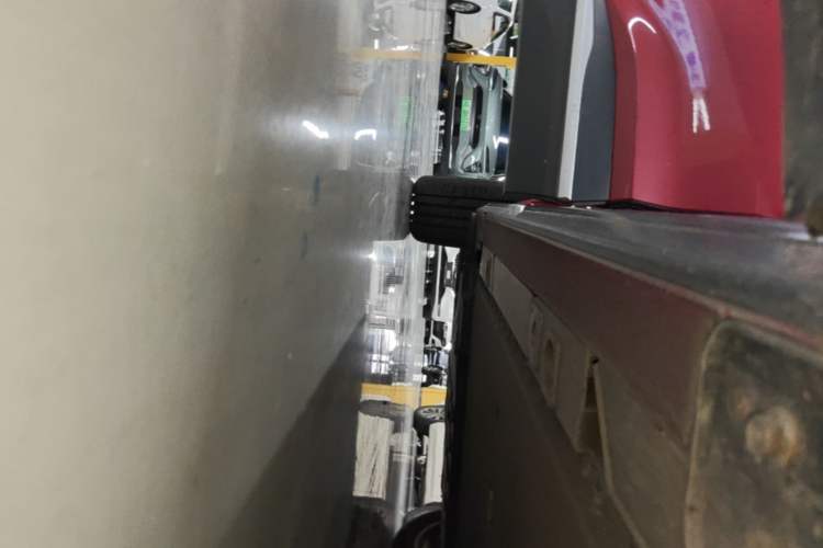 Used Nio ES6 2022 75 kWh Sport Edition Right Side Sill