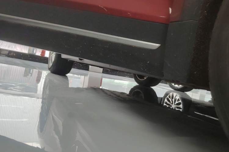 Used Nio ES6 2022 75 kWh Sport Edition Right Side Sill