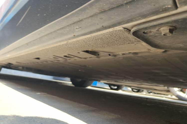 Used Nio ES6 2022 100kWh Performance Version Right Side Sill